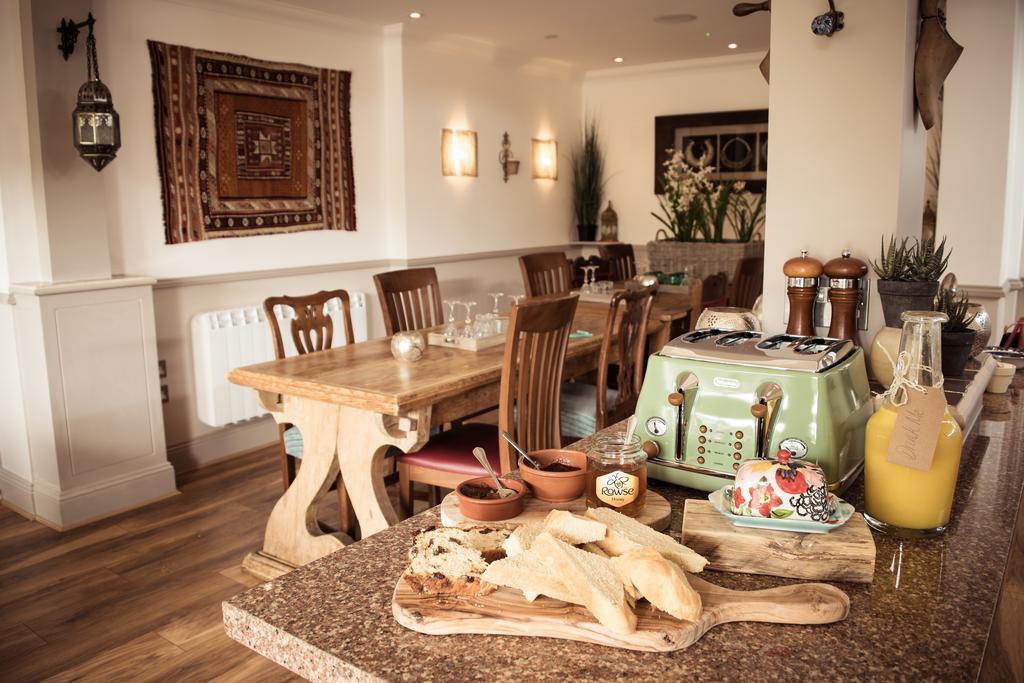 Ziggurat Boutique Hotel Saint Peter Port Екстериор снимка