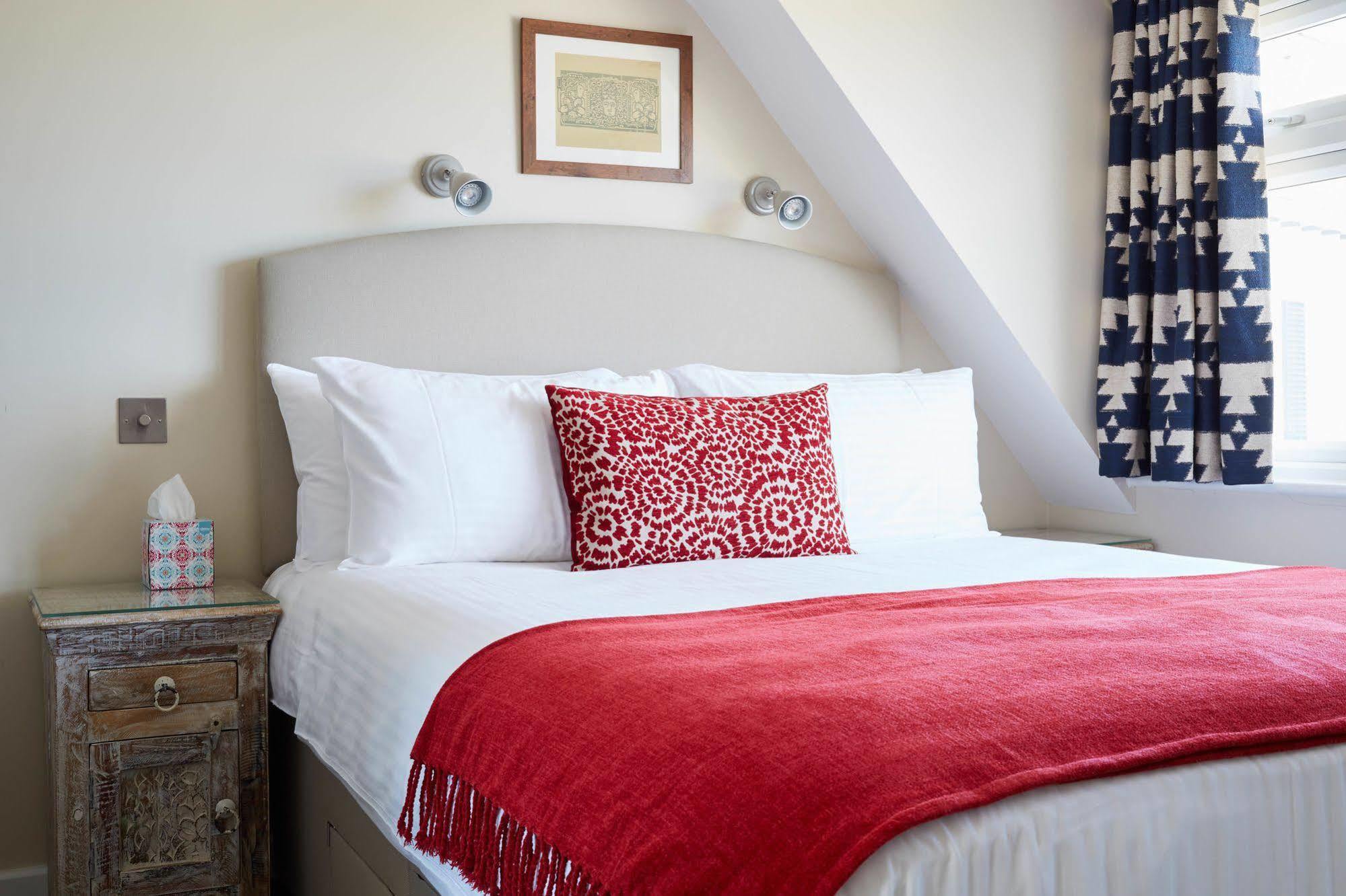 Ziggurat Boutique Hotel Saint Peter Port Екстериор снимка